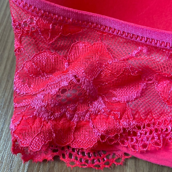 ❤️ Victoria’s Secret Racerback Perfect Coverage Bra 34C - Picture 4 of 8